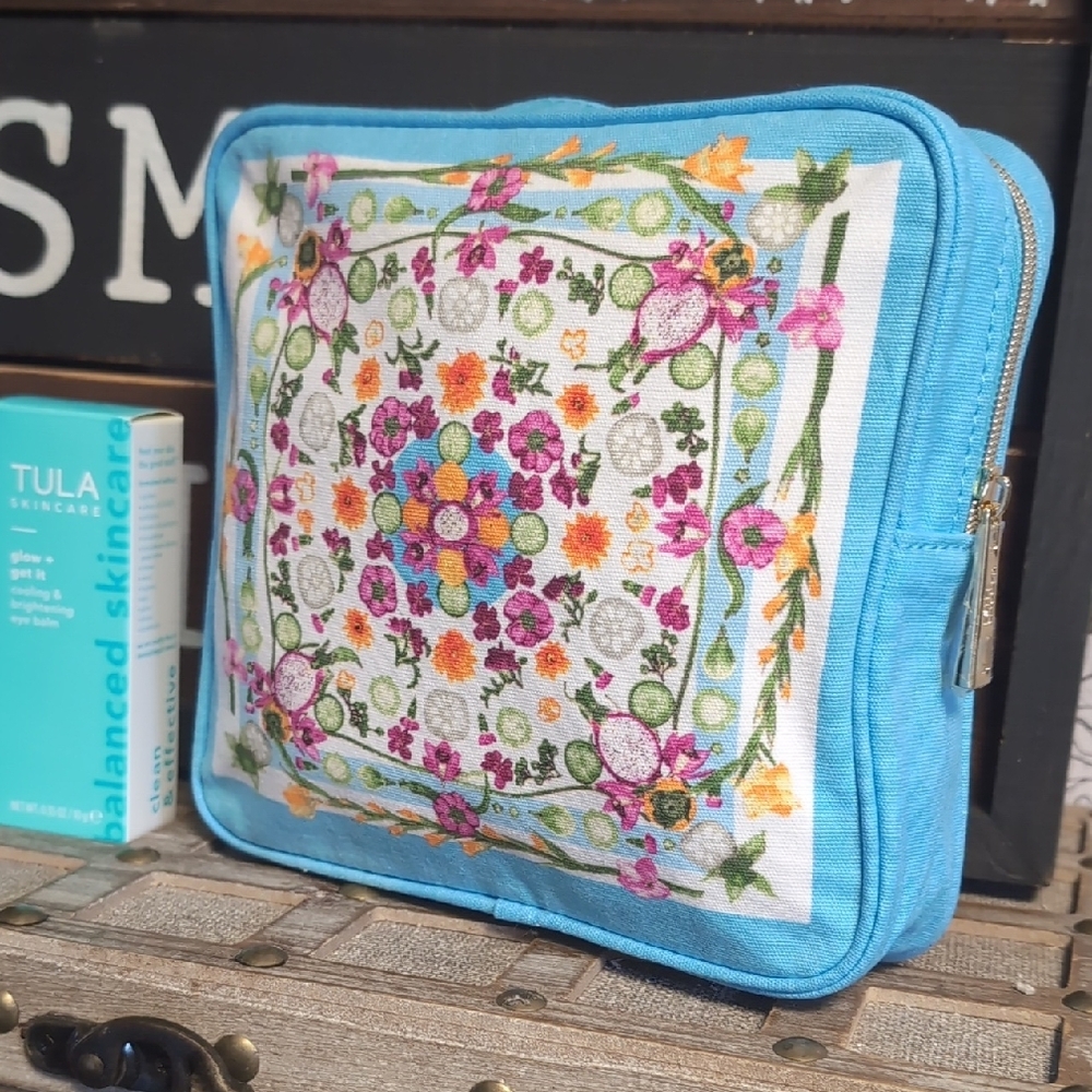 Estee Lauder Floral Makeup Case & Tula Cooling Eye Balm Set - Picture 3 of 8